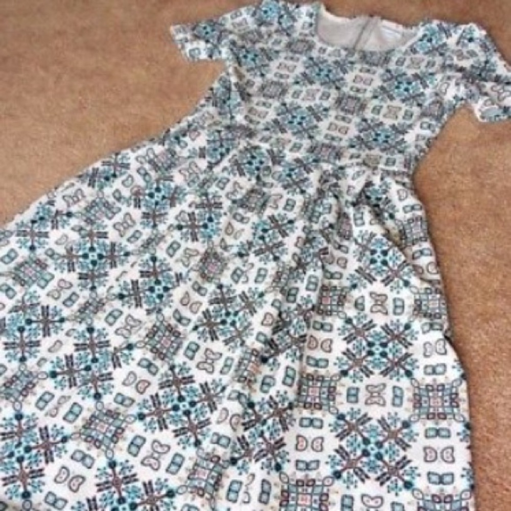 Lularoe Medium Amelia